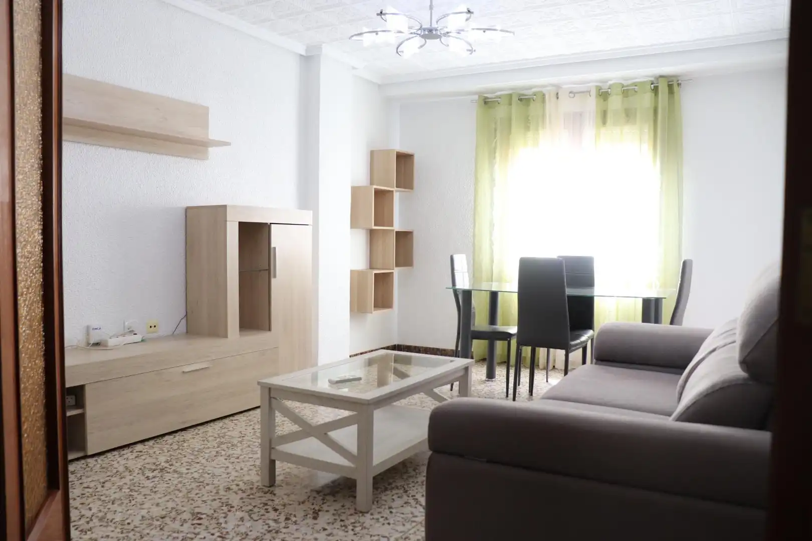 Sala de estar de Piso de alquiler en Elche / Elx con Aire acondicionado, Amueblado y Balcón