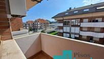 Balcony of Flat for sale in Bárcena de Cicero  with Heating, Private garden and Parquet flooring