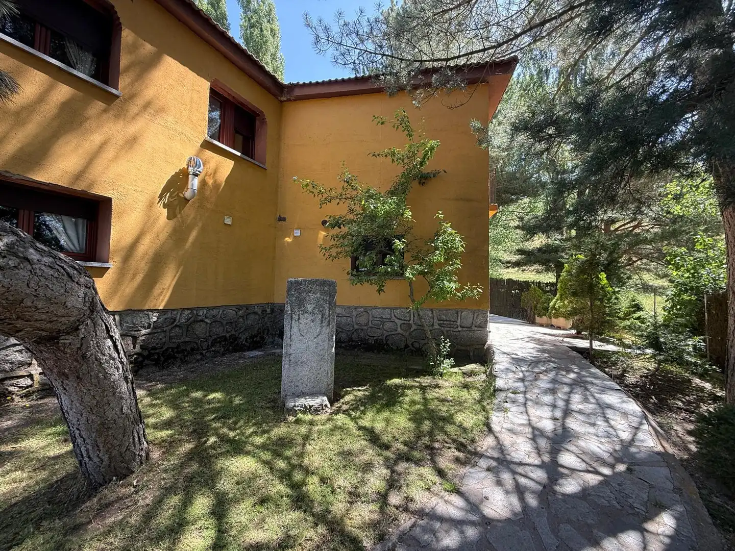 Vista exterior de Casa o xalet en venda en Cepeda la Mora amb Calefacció, Jardí privat i Traster