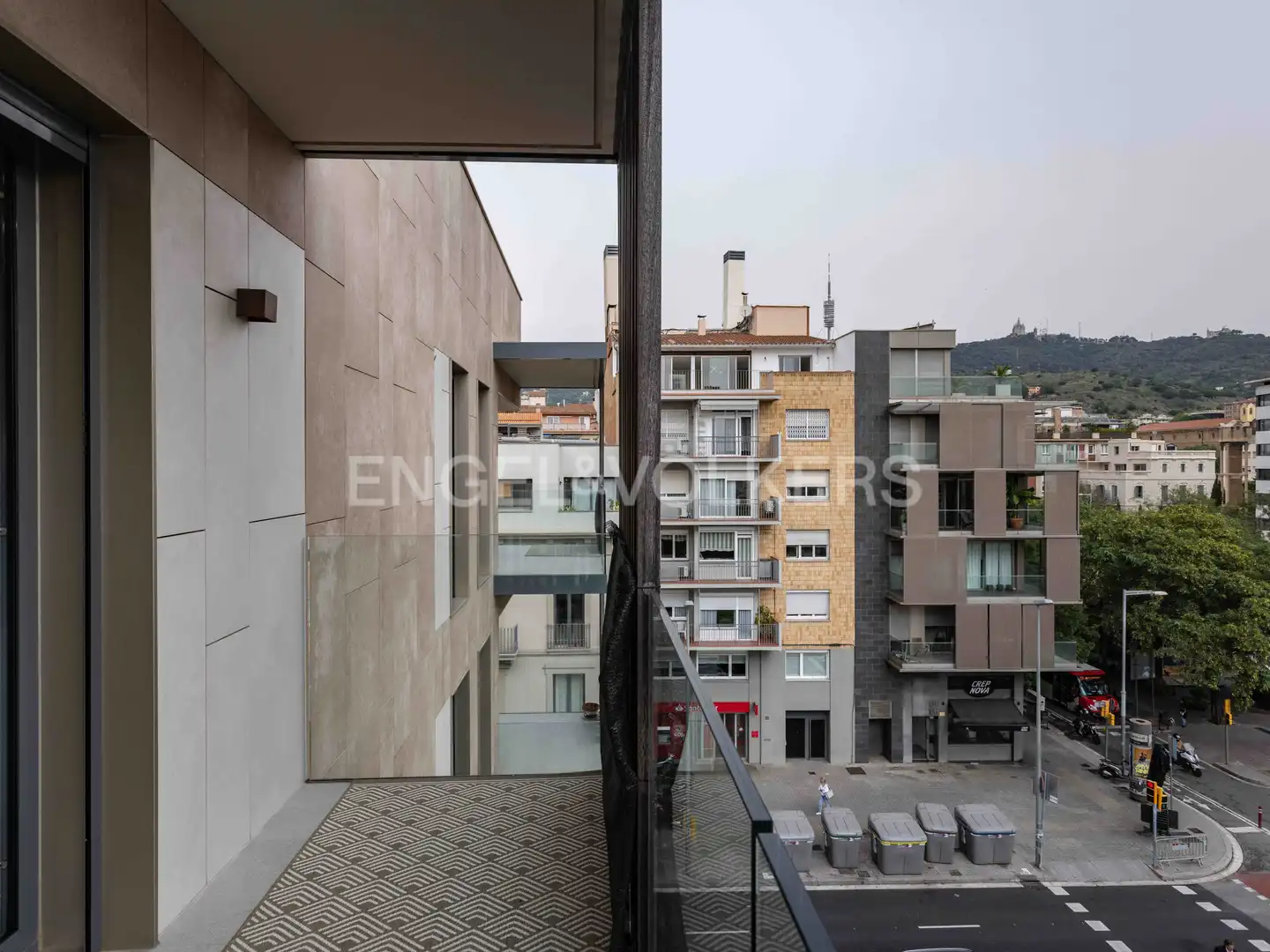 Exterior view of Attic for rent in Barcelona  with Air Conditioner, Heating and Parquet flooring