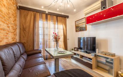 Living room of Flat for sale in  Sevilla Capital  with Air Conditioner and Terrace