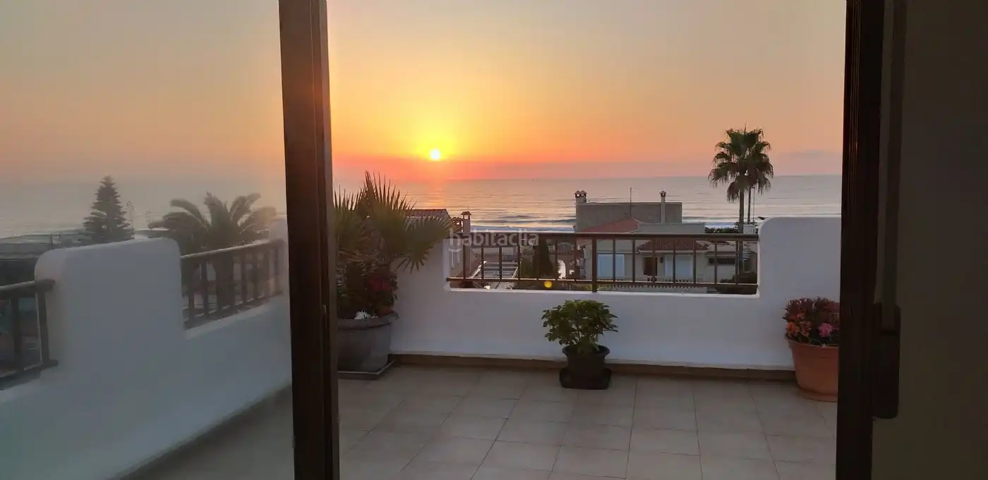 Àtic amb piscina en venda a Avinguda del Dossel 9