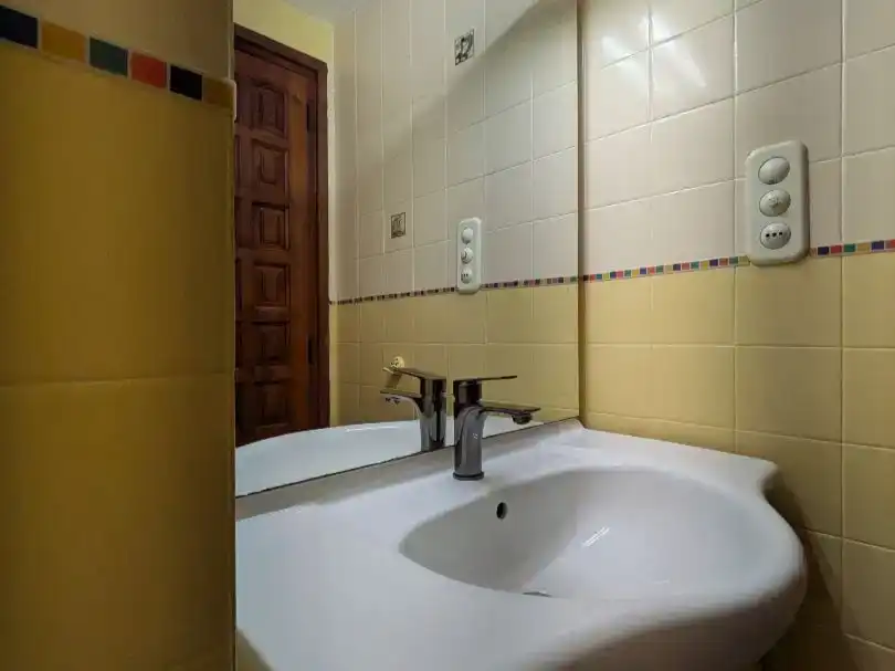 Badezimmer von Wohnung zum Verkauf in Sueca mit Balkon