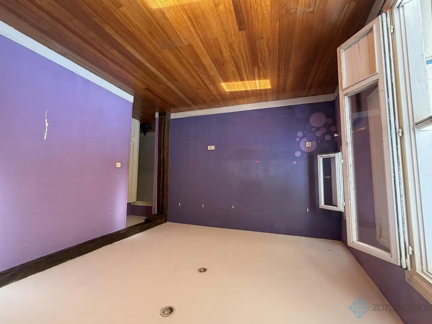 Flat for sale in Bilbao   with Heating