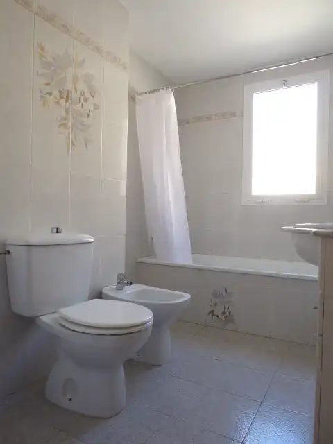Bathroom of Flat for rent in Málaga  with Air Conditioner, Furnished and Oven
