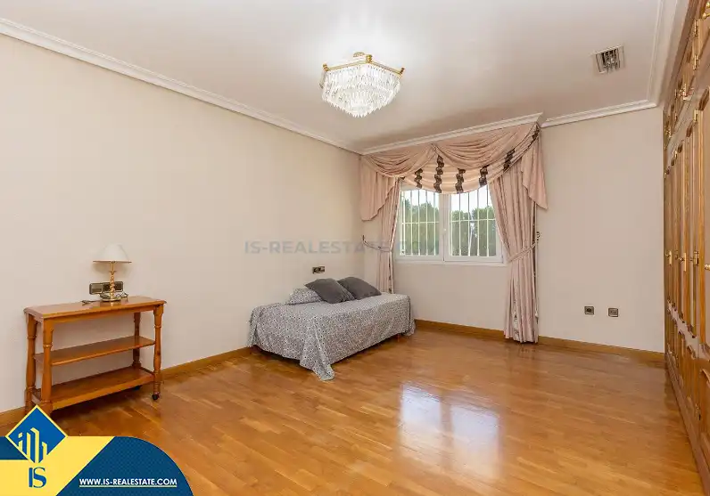 Detached house with pool for sale in Zona Carrefour - Urbanizaciones, imagen 9