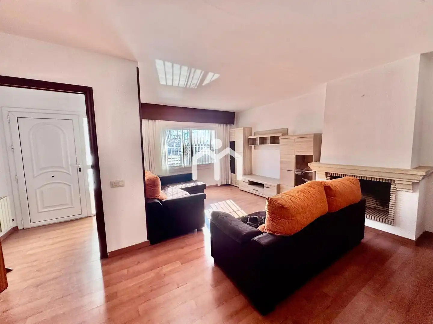 Sala de estar de Casa adosada en venta en Premià de Dalt con Calefacción, Parquet y Terraza