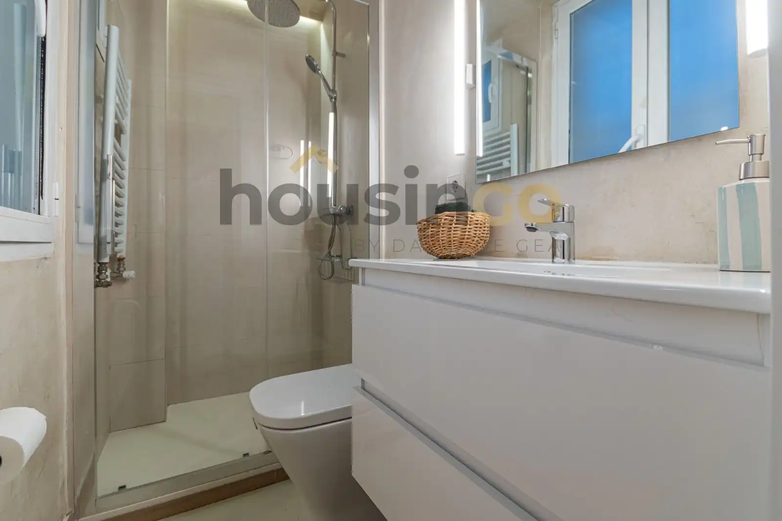 Baño de Piso en venta en Madrid con Calefacción, Parquet y Amueblado