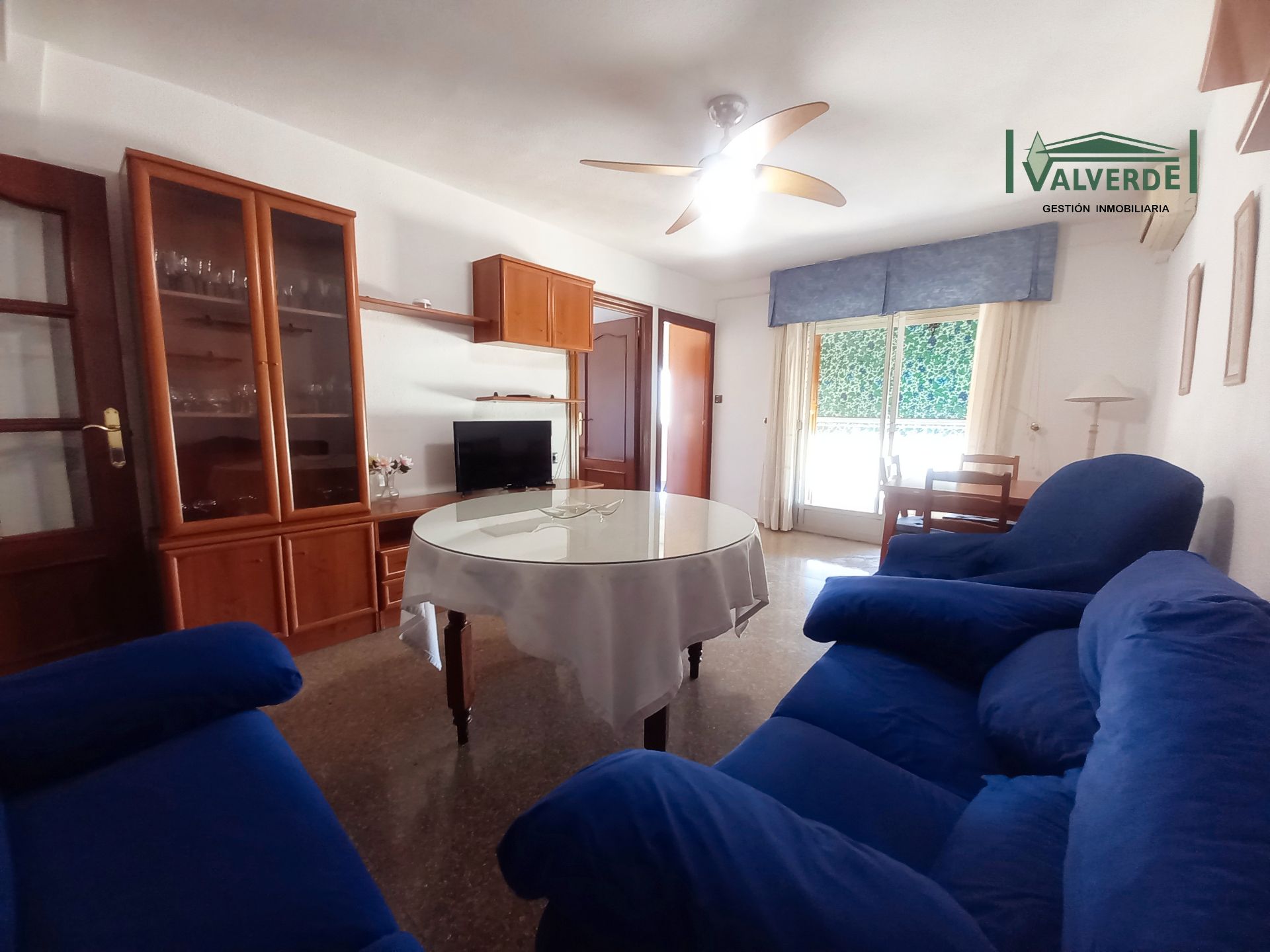 Living room of Study to rent in  Granada Capital  with Air Conditioner, Heating and Terrace