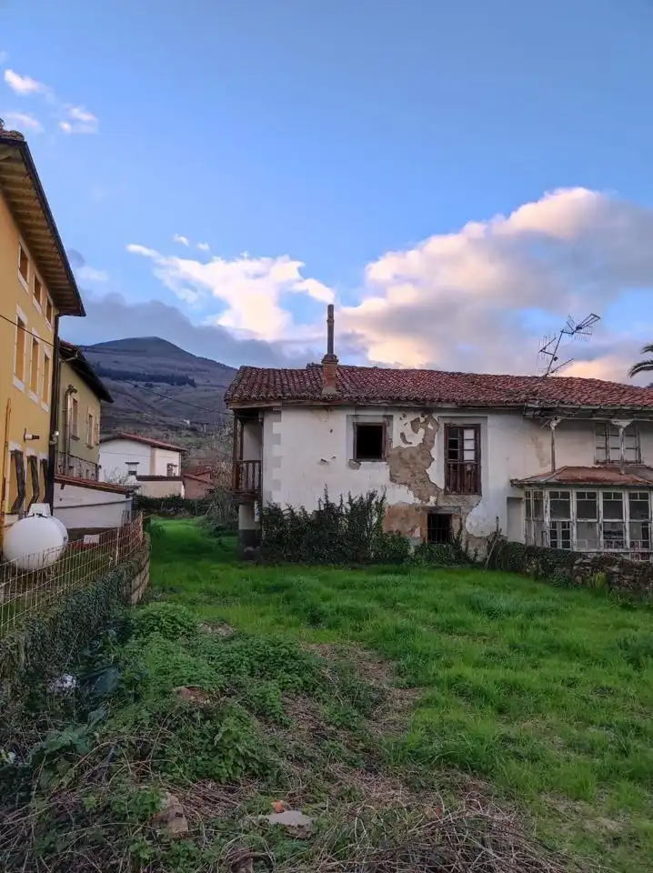 Exterior view of Country homes for sale in Bárcena de Pie de Concha, Cantabria