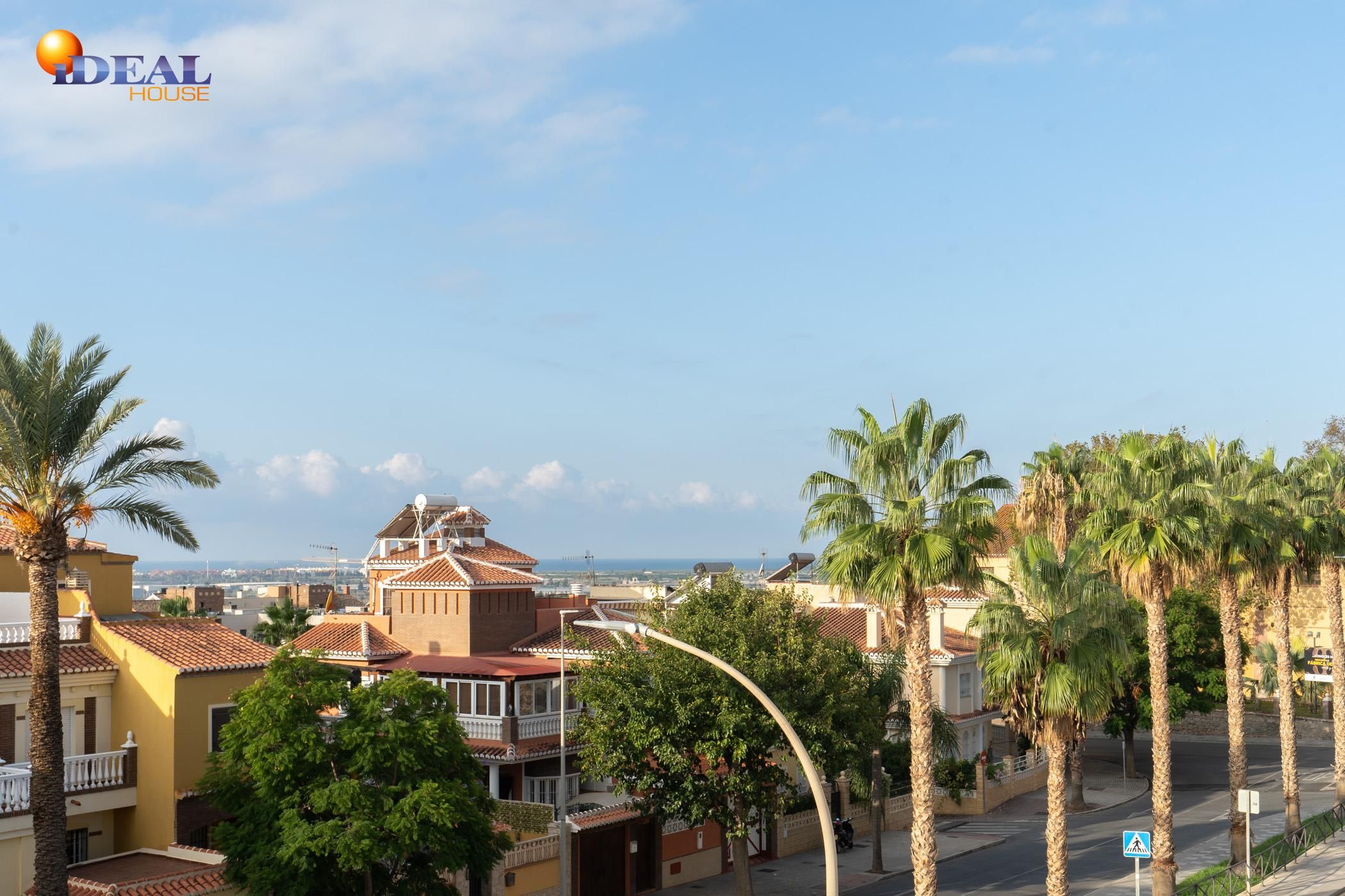 Vista exterior de Casa adosada en venta en Motril
