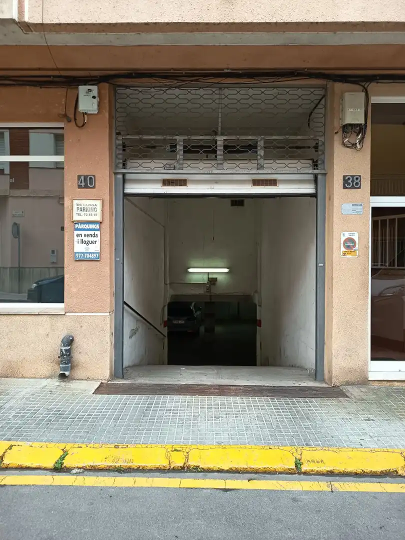 Parkplatz zum Verkauf in AGUSTINA ARAGO 40