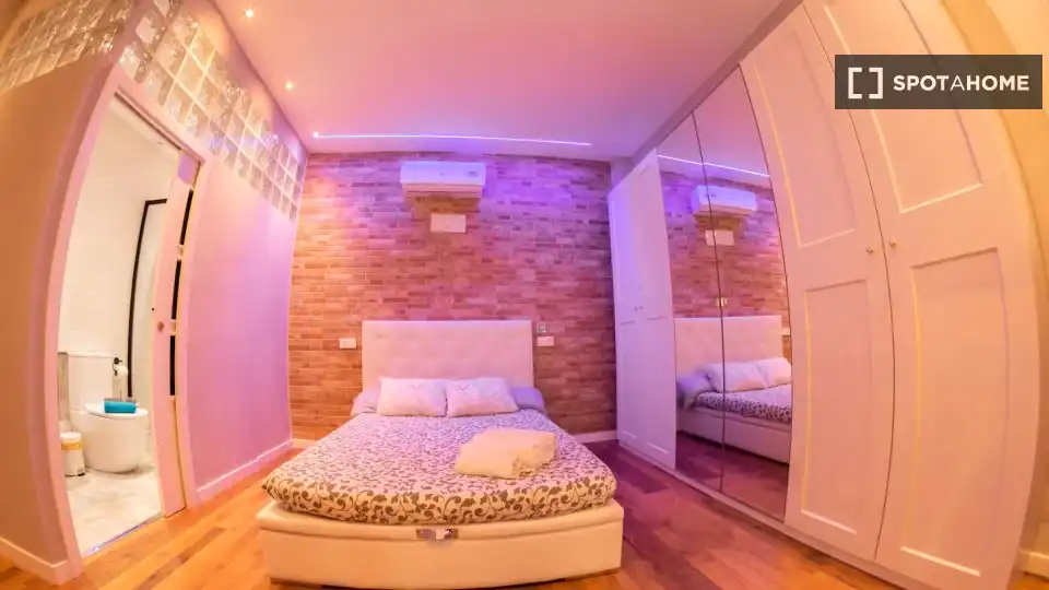 Room in Son Canals