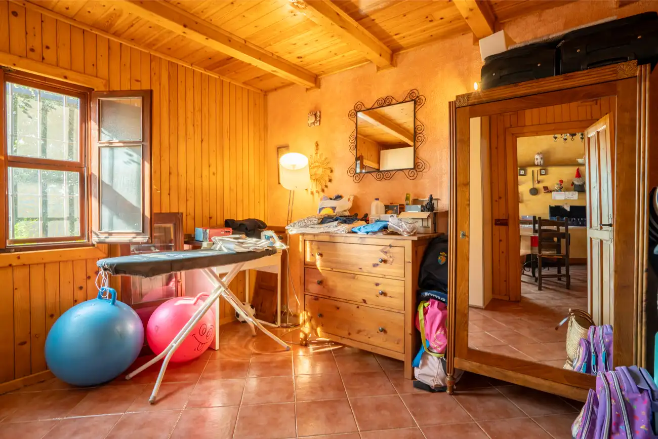 Dormitori de Finca rústica en venda en L'Aldea amb Jardí privat, Terrassa i Moblat
