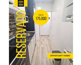 Kitchen of Flat for sale in  Madrid Capital  with Heating and Furnished