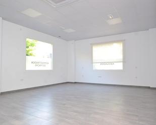 Local de lloguer a Calle TURIA, 30, Camas