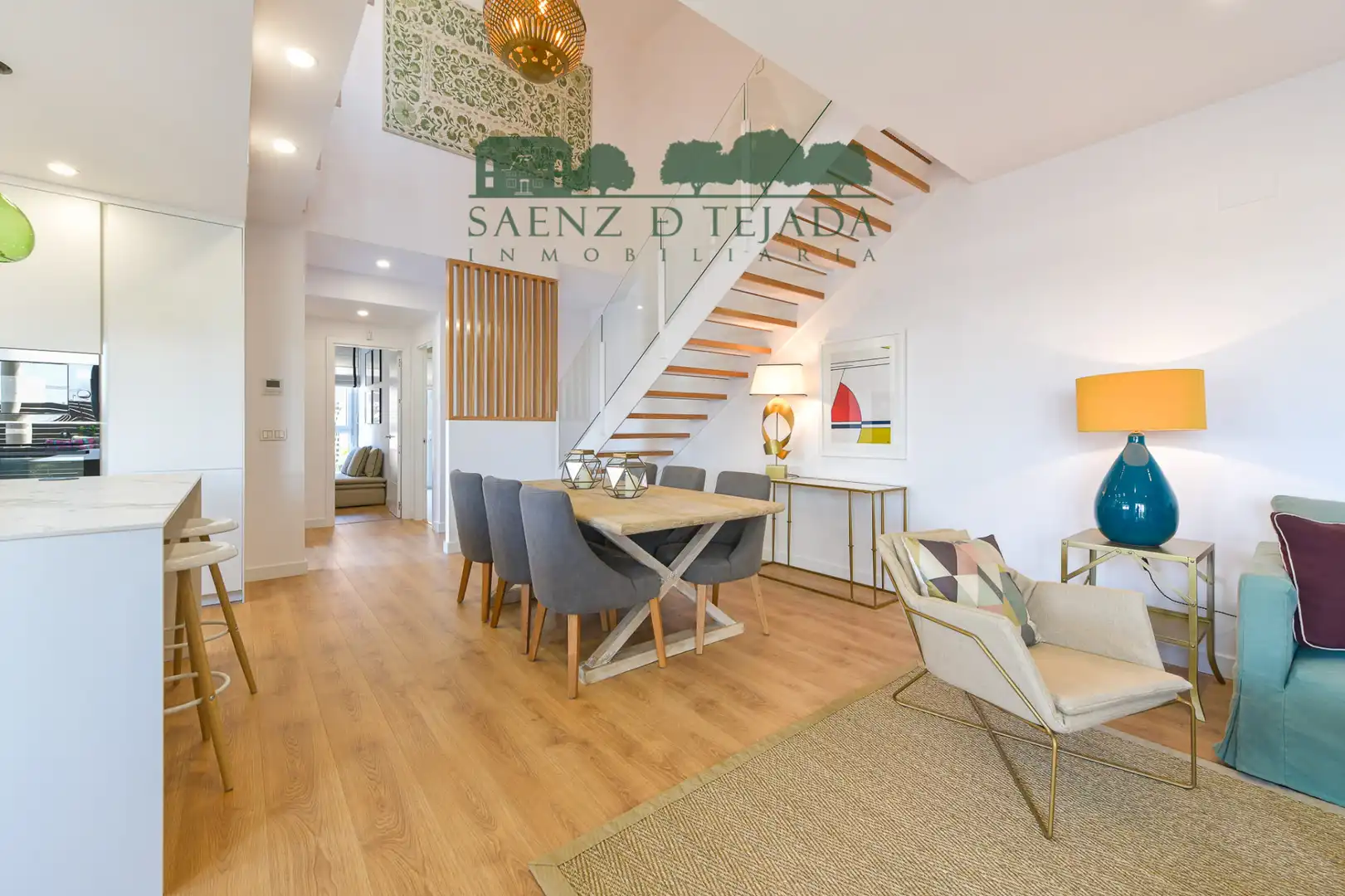 Comedor de Casa o chalet de alquiler en Dos Hermanas con Aire acondicionado, Calefacción y Jardín privado
