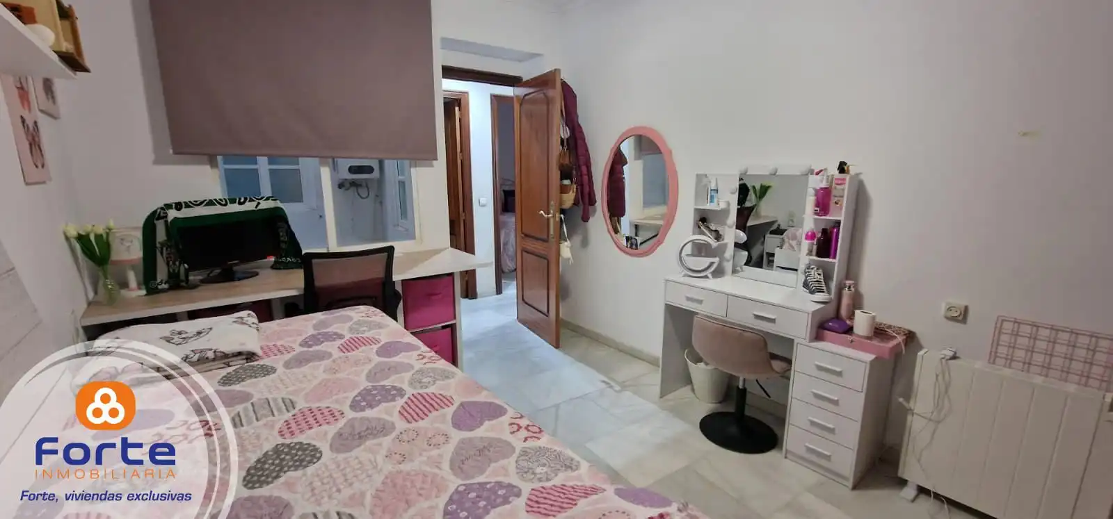 Bedroom of Flat for sale in Córdoba  with Air Conditioner