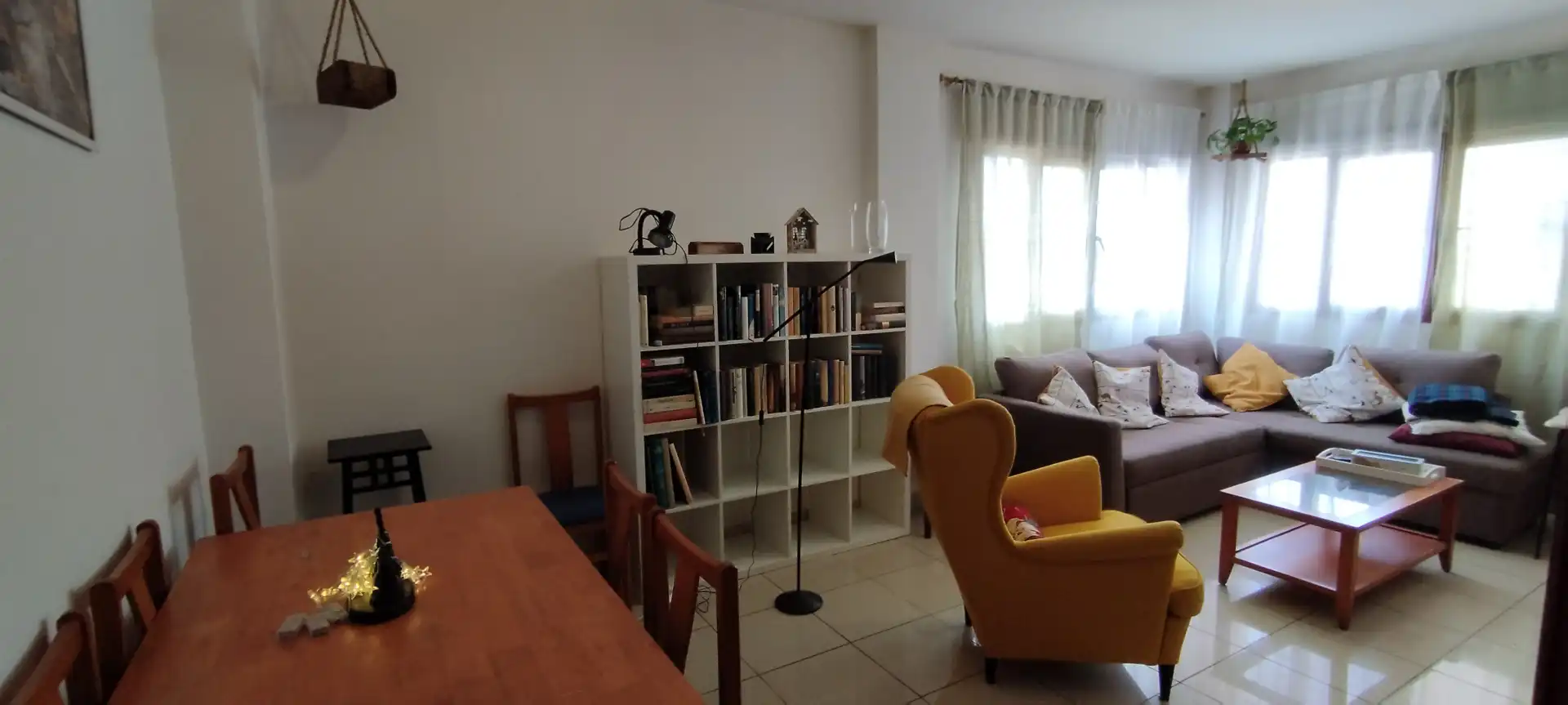 Sala d'estar de Pis de lloguer en Las Palmas de Gran Canaria amb Traster, Moblat i Forn