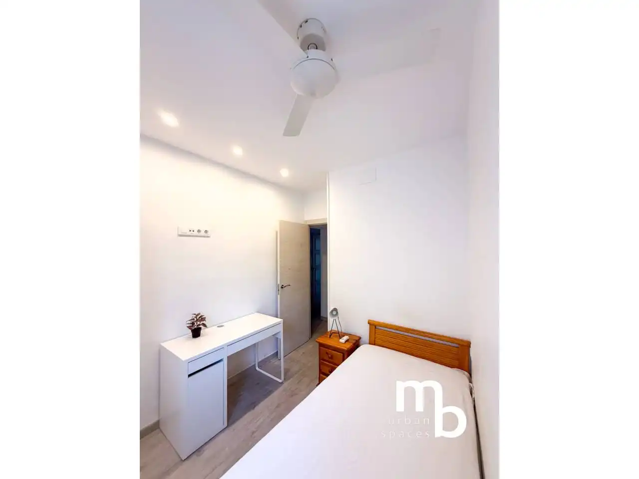 Schlafzimmer von Wohnung zur Miete in Madrid mit Klimaanlage, Heizung und Möbliert