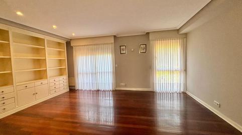 Foto 2 de Casa adosada en venda a Urduliz, Bizkaia