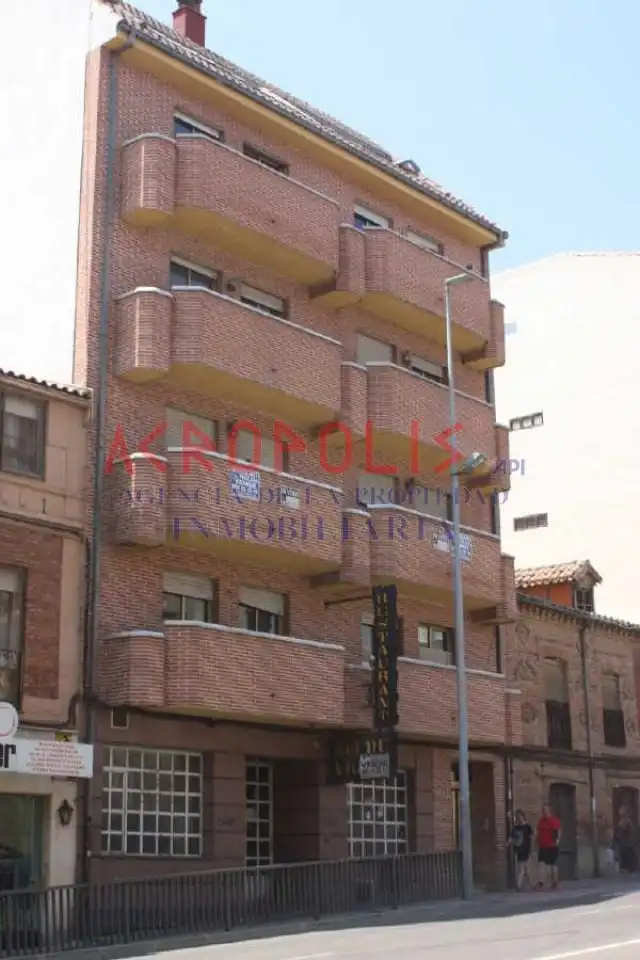 Local comercial de lloguer a Benavente, imagen 2