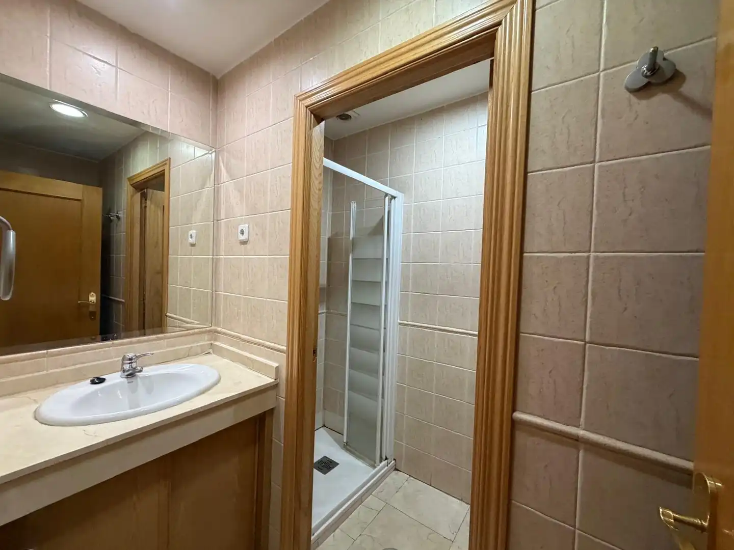 Badezimmer von Wohnung zur Miete in Alcalá de Henares mit Klimaanlage, Heizung und Parkett