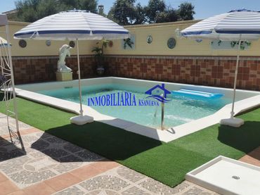 Villa con piscina in vendita a Periurbano Norte