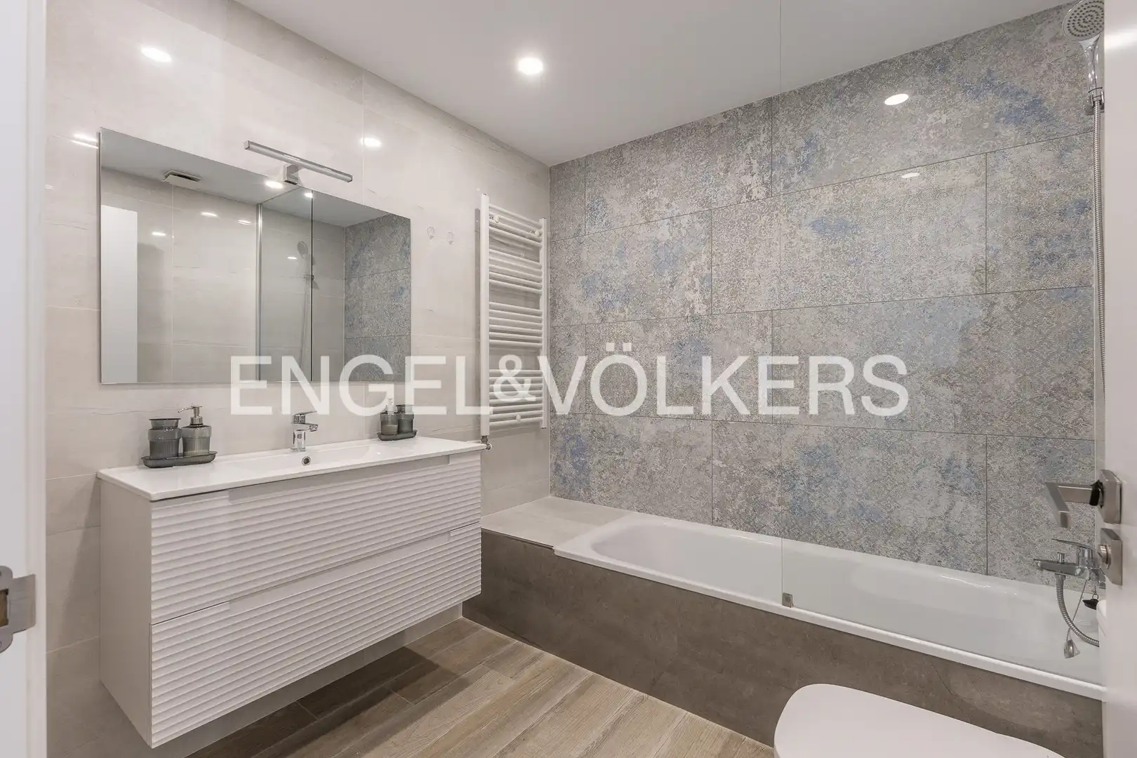 Bathroom of Houses for rent in Santa Susanna  with Air Conditioner, Heating and Private garden
