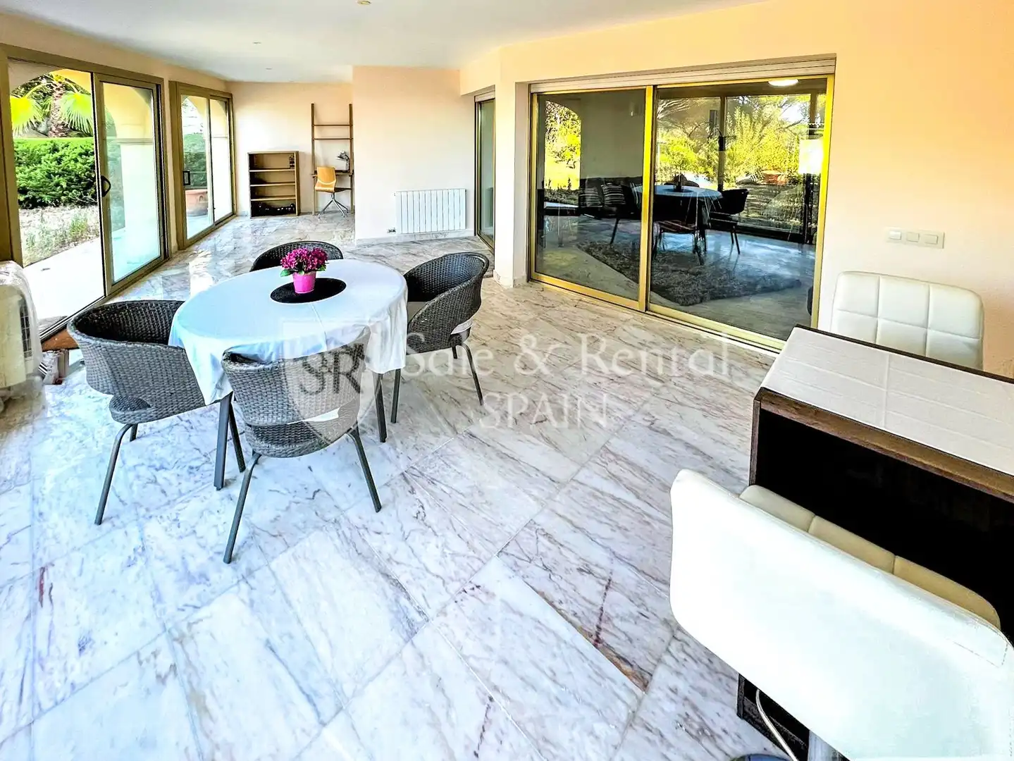 Terrasse von Wohnung zum Verkauf in Sant Feliu de Guíxols mit Heizung, Privatgarten und Terrasse