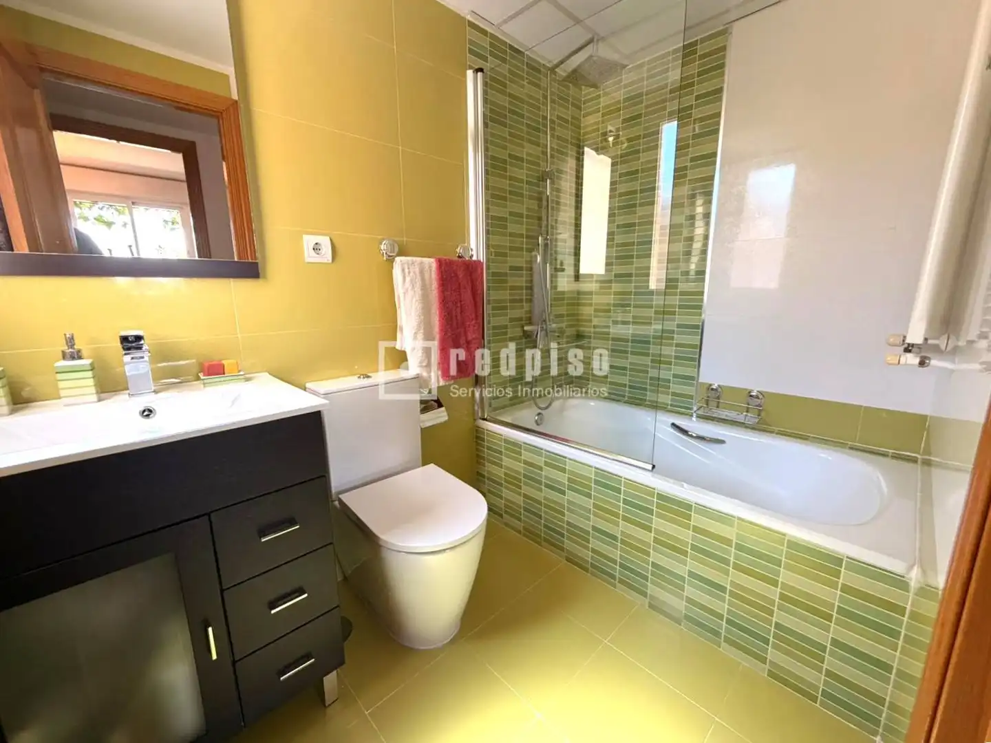 Bathroom of Attic for sale in Móstoles  with Air Conditioner, Heating and Private garden