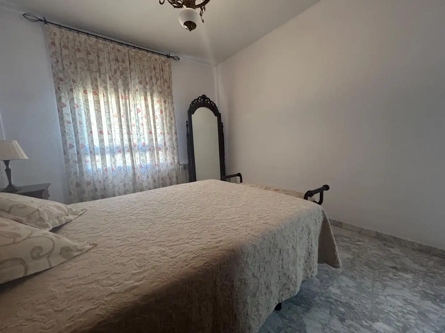 Habitación de Piso en venta en Córdoba con Aire acondicionado, Calefacción y Jardín privado