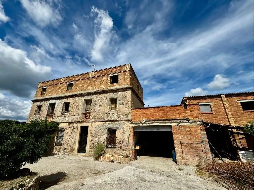 Vista exterior de Casa o xalet en venda en Santa Margarida de Montbui amb Jardí privat, Terrassa i Traster