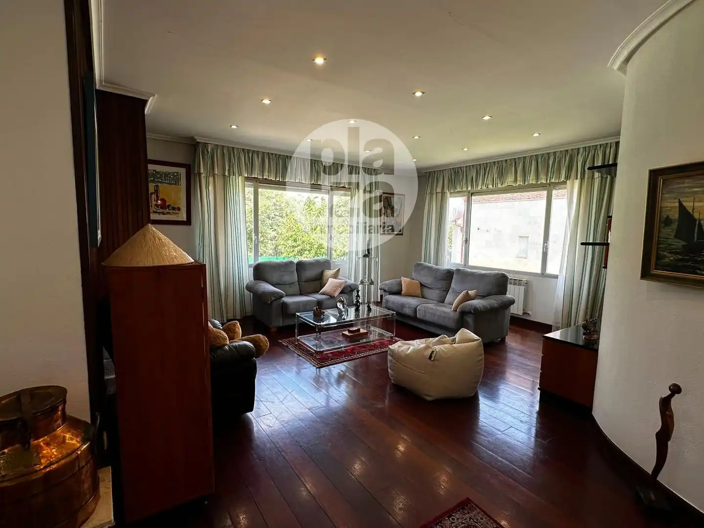 Sala d'estar de Casa o xalet en venda en Quintanaortuño amb Calefacció, Jardí privat i Terrassa