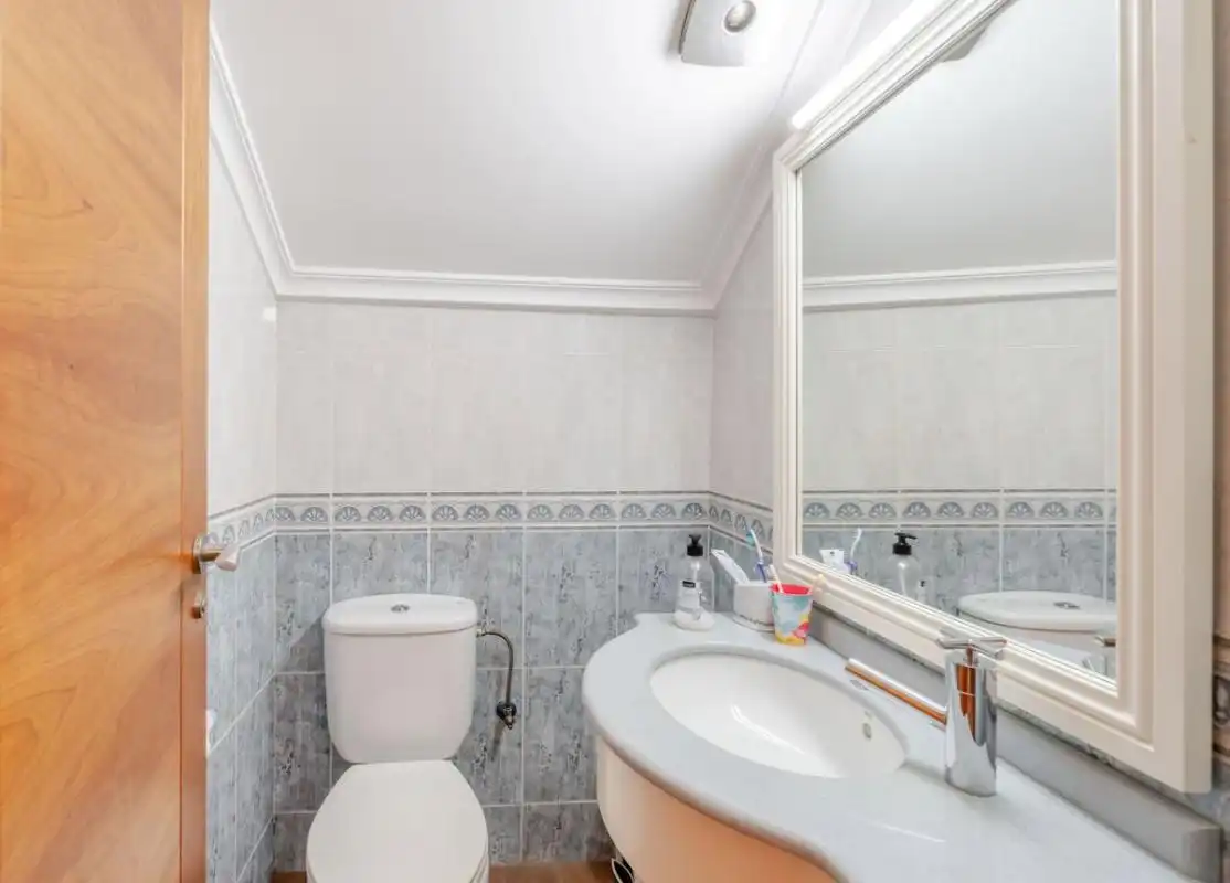 Baño de Casa adosada en venta en Rojales con Aire acondicionado, Calefacción y Trastero