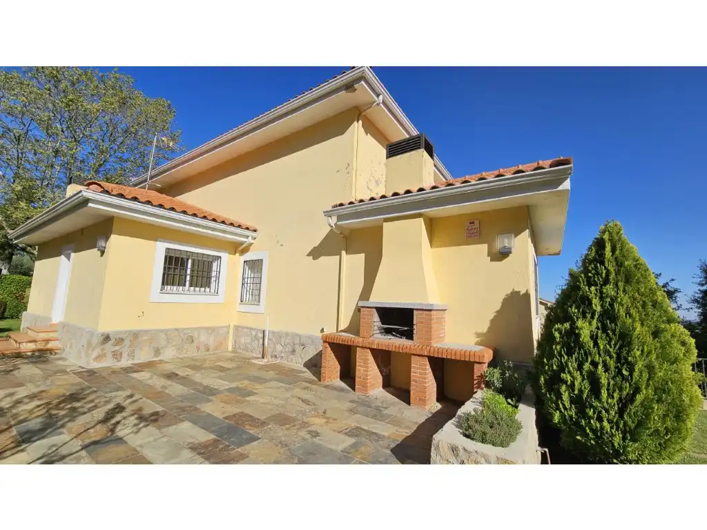 Exterior view of Houses for sale in San Lorenzo de El Escorial