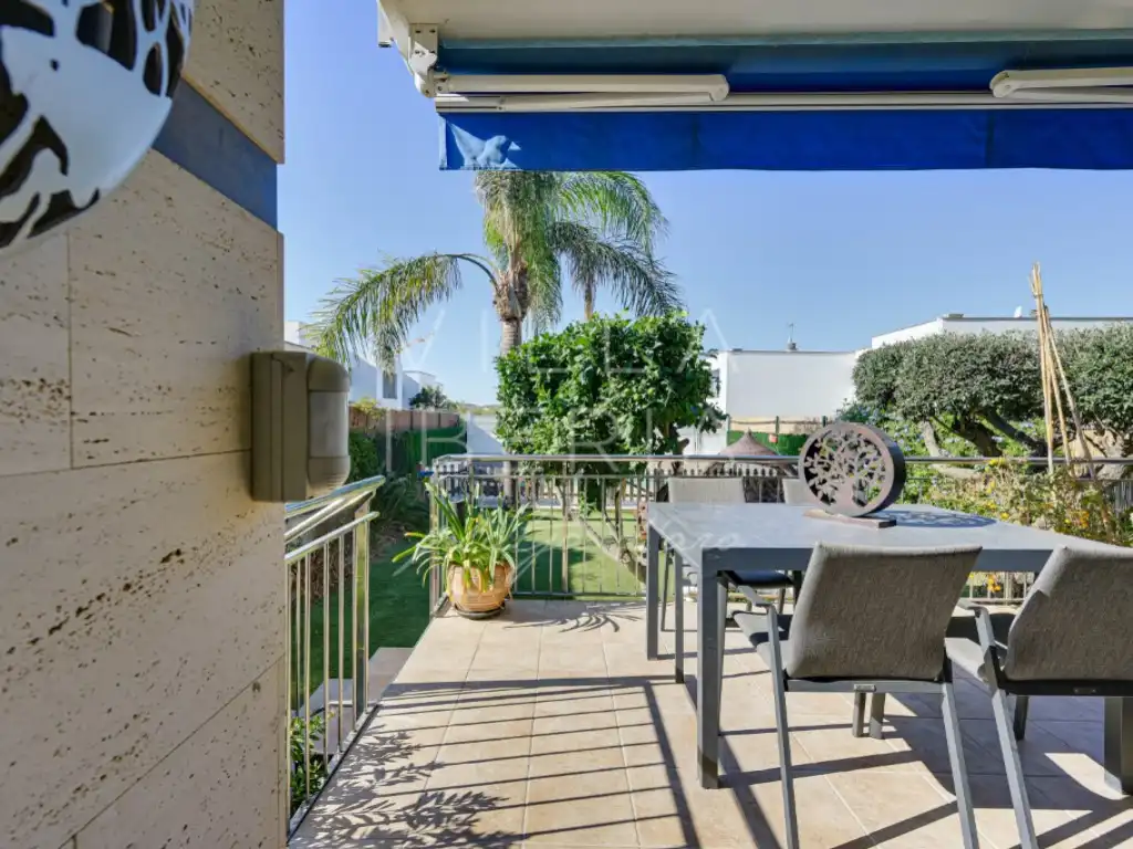 Casa con piscina en venta en Avenida Paisos Catalans 18, imagen 13