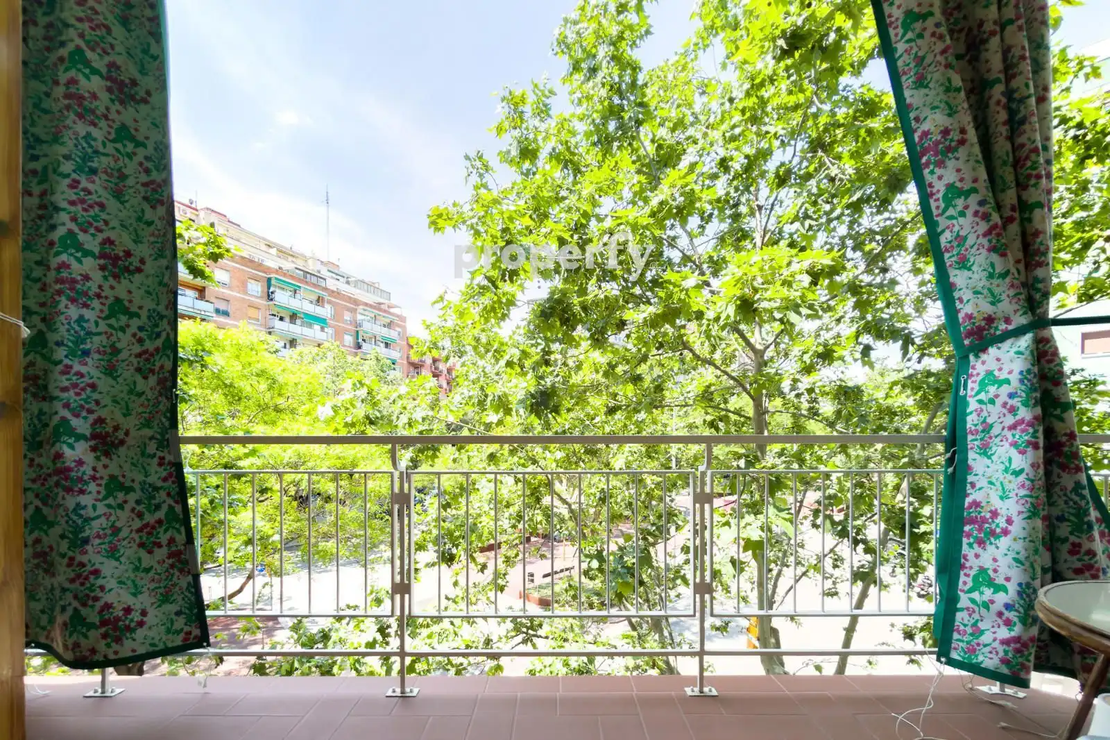 Vista exterior de Pis en venda en Barcelona amb Aire condicionat, Calefacció i Balcó