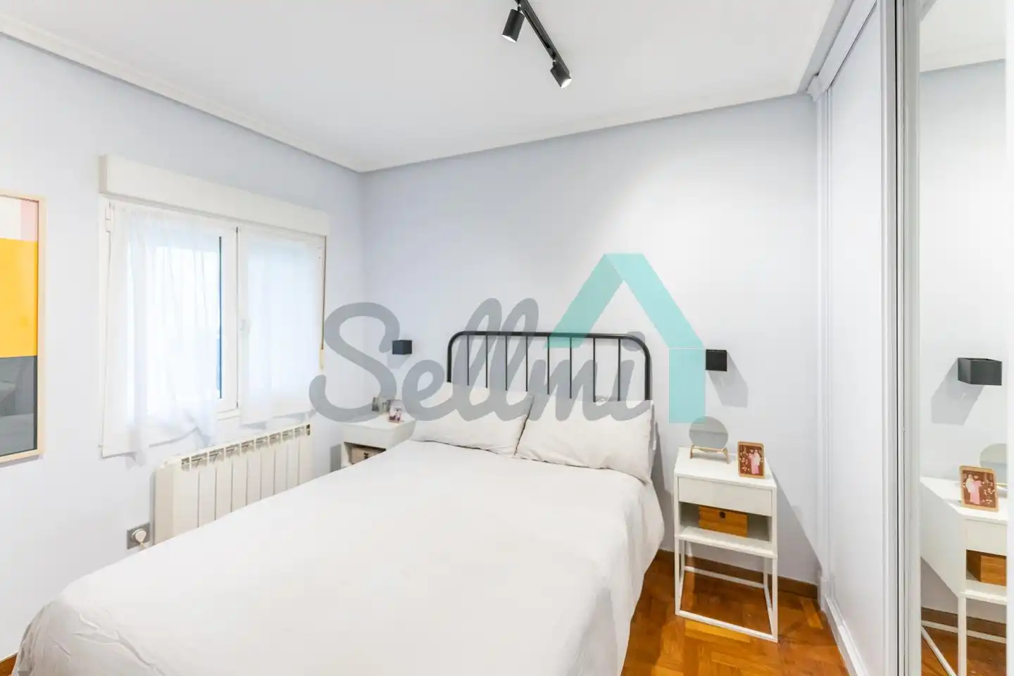 Habitación de Piso de alquiler en Gijón  con Calefacción, Parquet y Amueblado