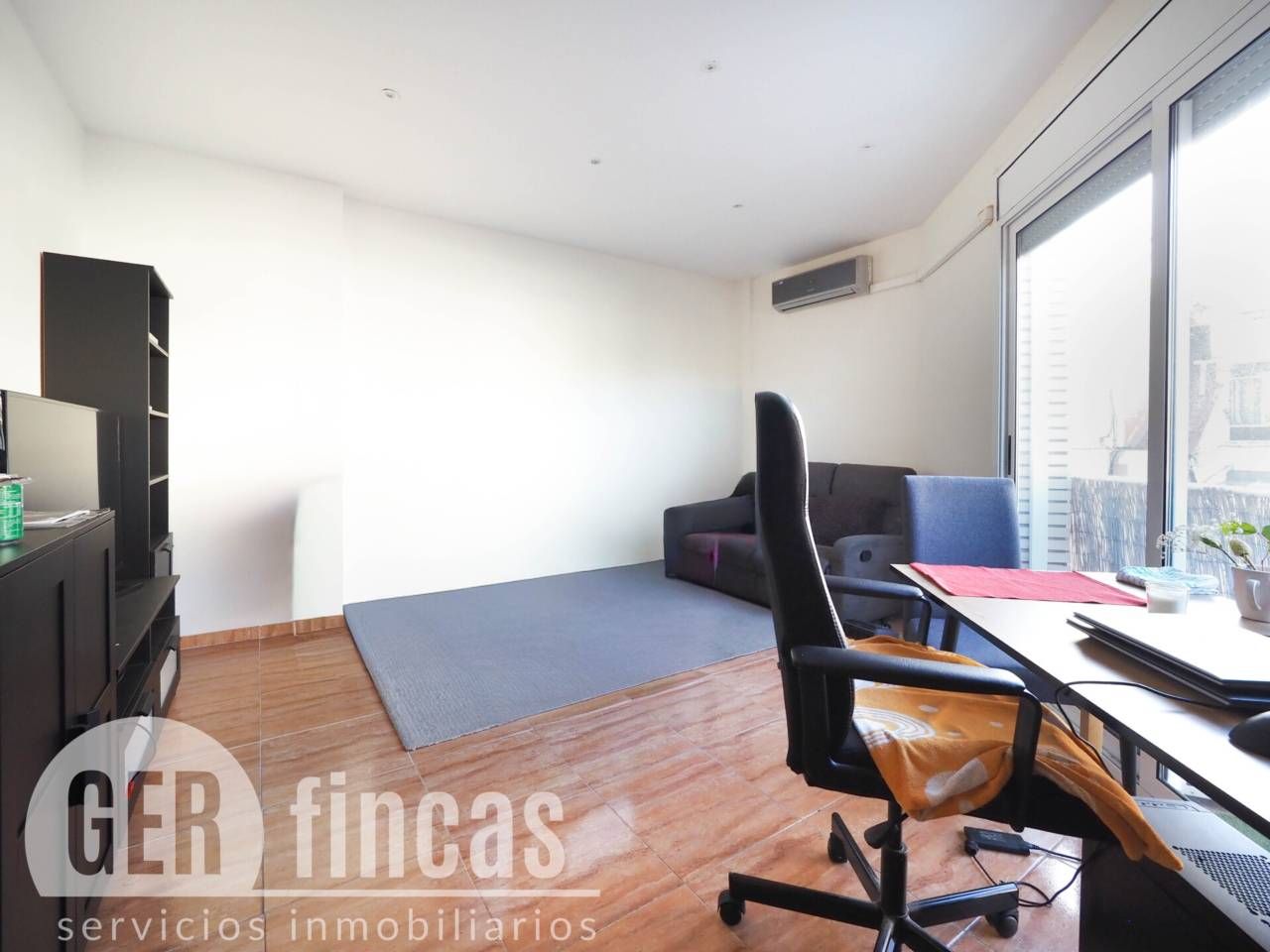 Flat to rent in Egara