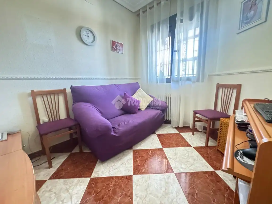 Wohnzimmer von Einfamilien-Reihenhaus zum Verkauf in Yepes mit Klimaanlage, Heizung und Terrasse