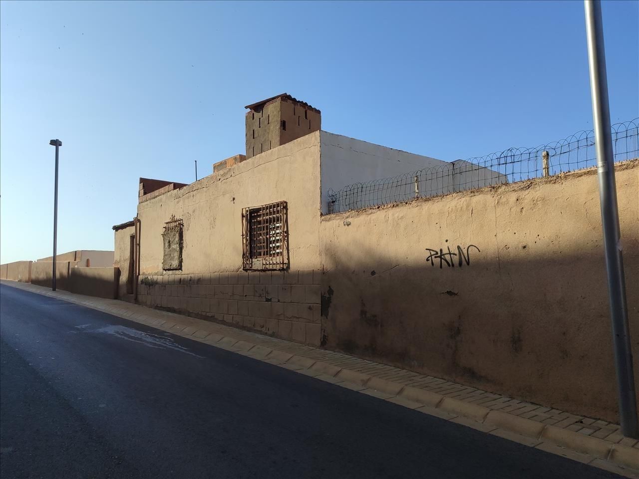 Vista exterior de Casa adosada en venda en  Almería Capital