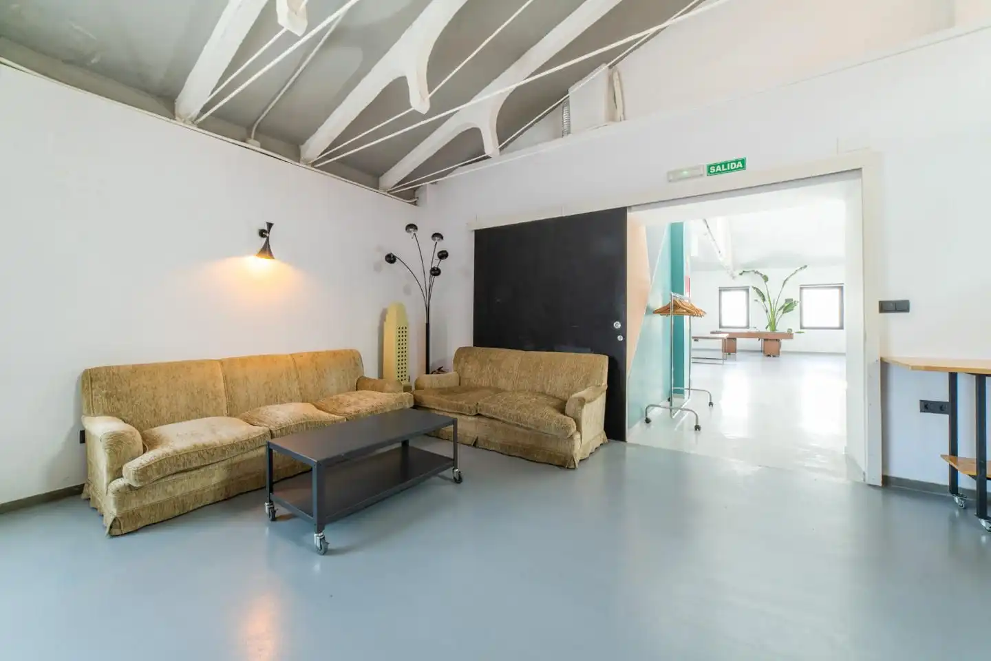 Living room of Commercial properties for rent in Madrid