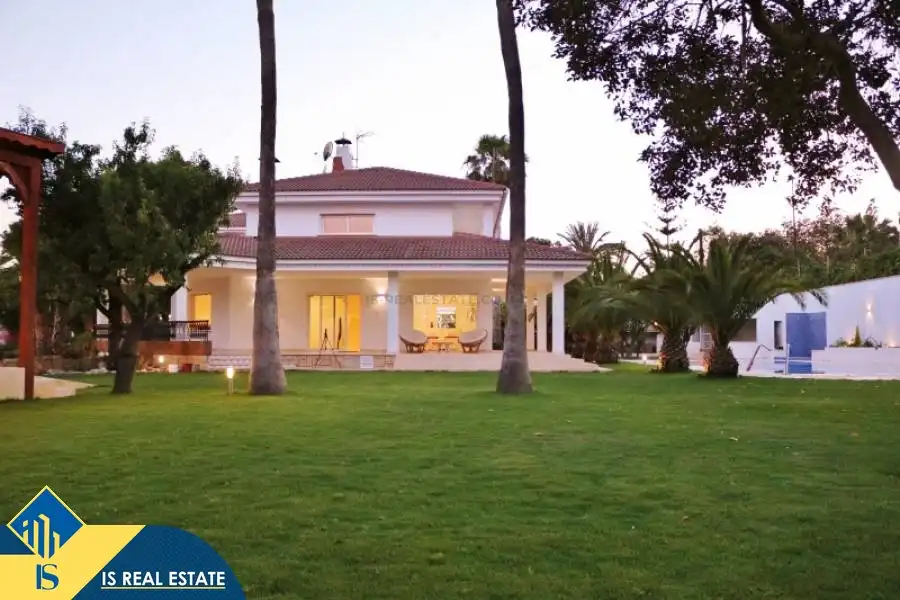 Jardí de Casa o xalet en venda en Alicante / Alacant amb Terrassa, Moblat i Piscina comunitària
