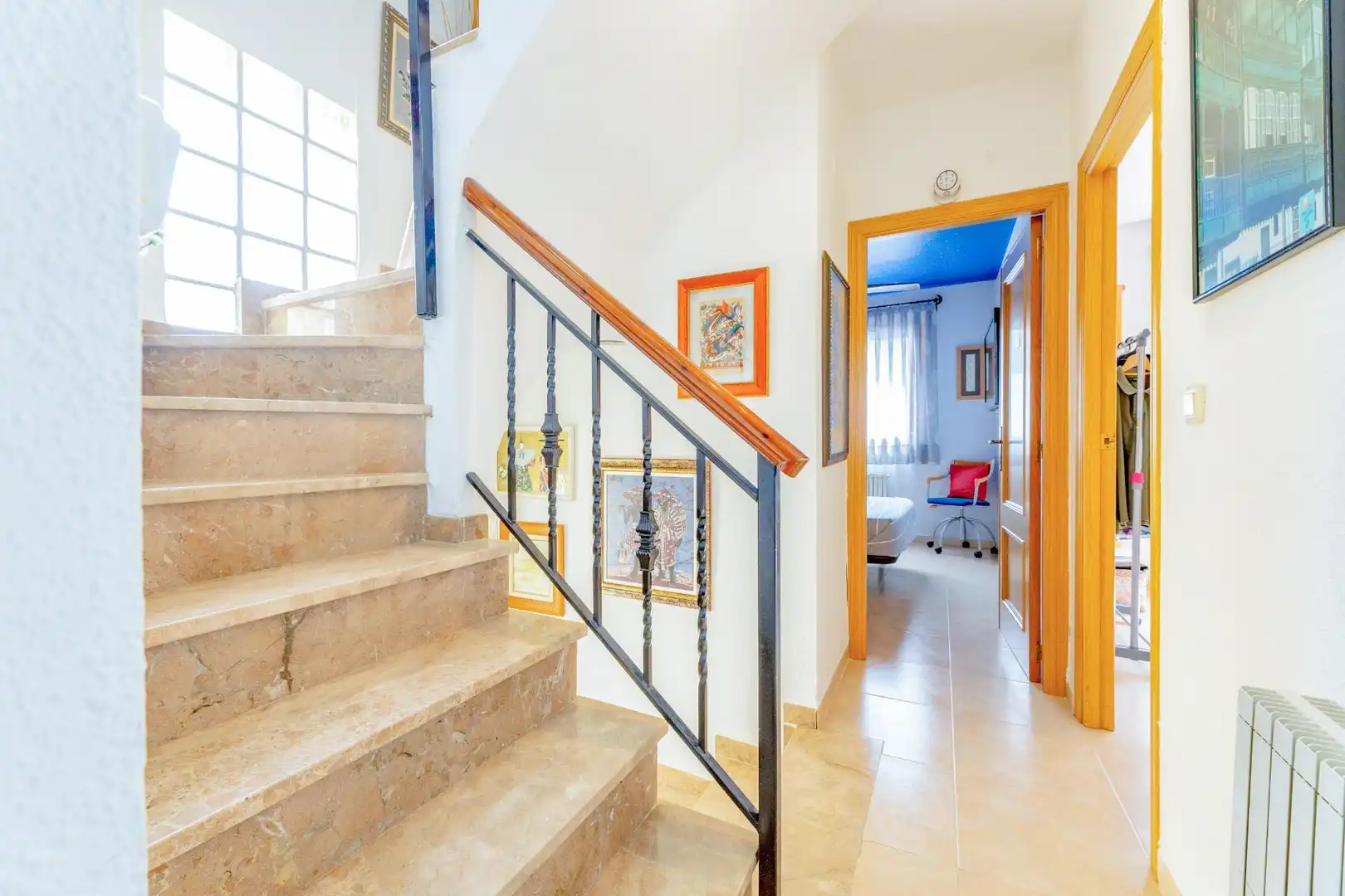Casa adosada en venta en Chiva con Aire acondicionado, Calefacción y Terraza