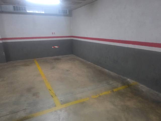 Garaje en Alquiler en Carrer de Varsòvia en El Guinardó