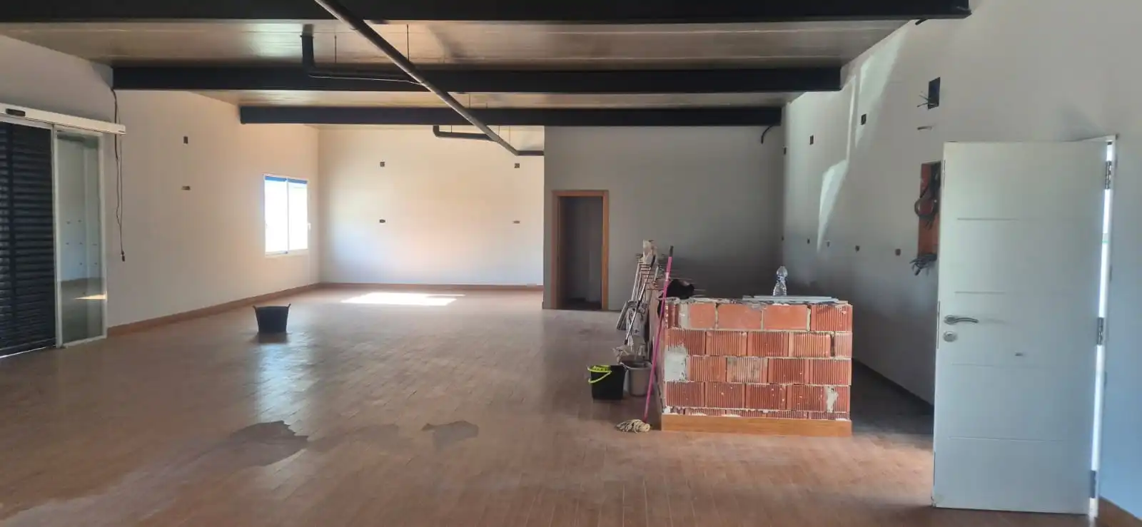 Local de alquiler en Granja de Rocamora con Parquet