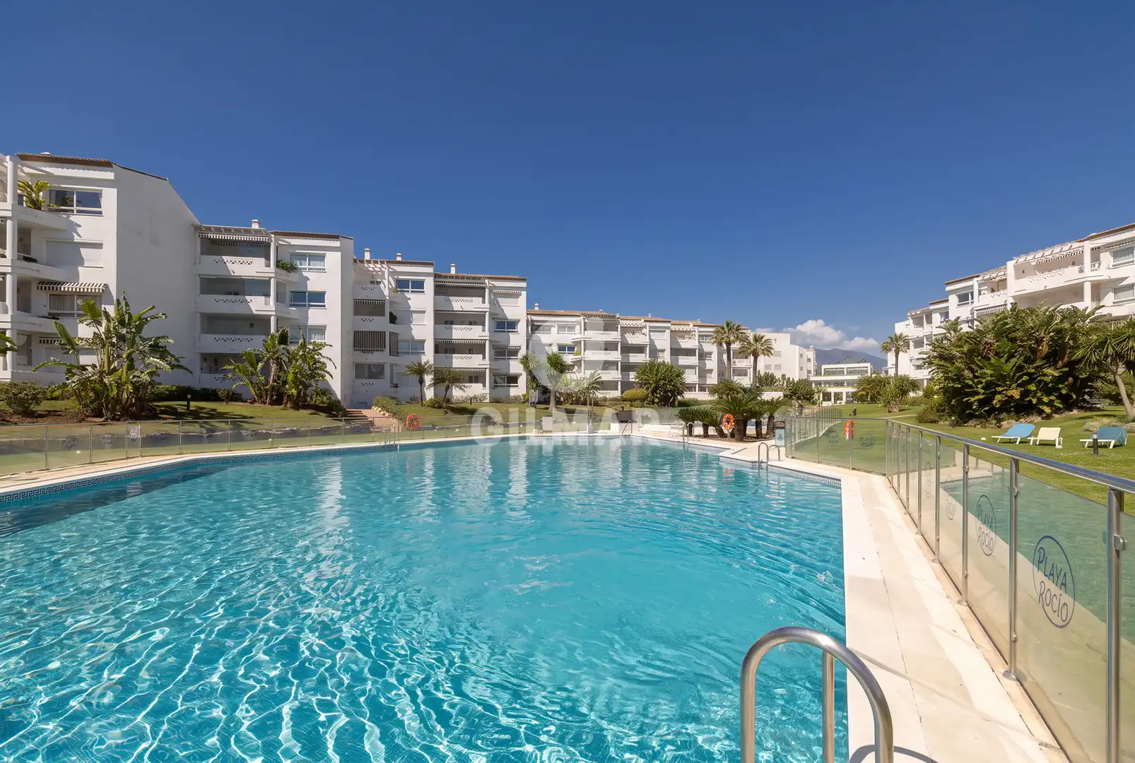 Vista exterior de Apartament en venda en Marbella amb Calefacció, Jardí privat i Traster