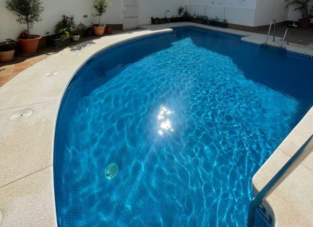 Swimming pool of Flat for sale in Alozaina  with Air Conditioner, Heating and Furnished