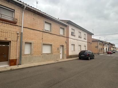 Vista exterior de Casa adosada en venda en Castejón (Navarra) amb Calefacció, Terrassa i Traster